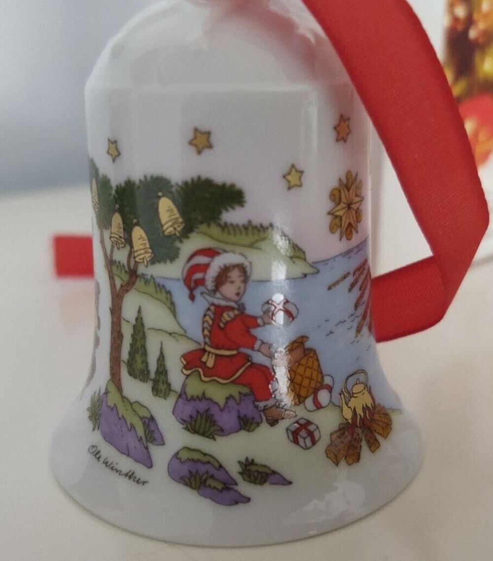 Hutschenreuther Weihnacht Glock 98 1998 Porcelain Christmas Bell Ornament